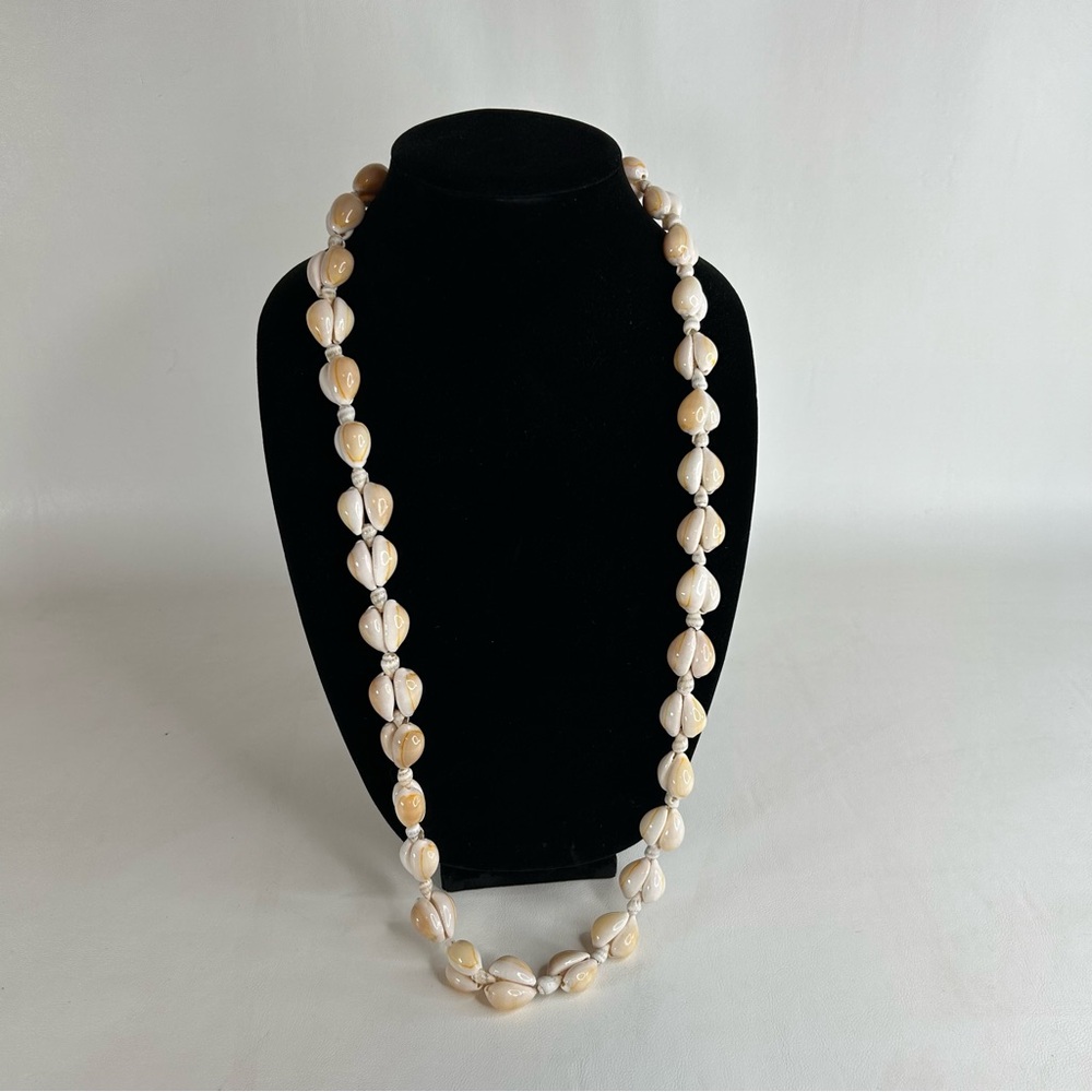 Natural Cowrie Sea Shells Necklace Beachy Chunky